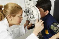 как родителям на ранней стадии прогрессии заболевания определить нарушения зрения у детей?